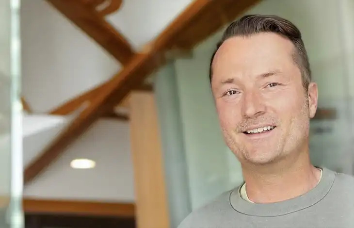 Porträtfoto von Bernd Wagner, Managing Partner bei BrandingByMates, verantwortlich für Personal und Organisation.